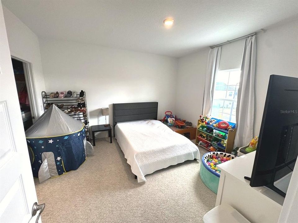 For Sale: $799,000 (4 beds, 3 baths, 2832 Square Feet)
