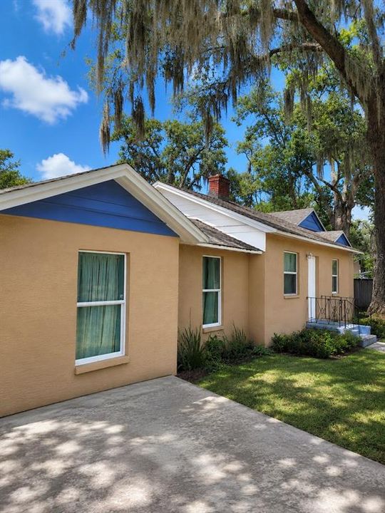 For Rent: $1,400 (1 beds, 1 baths, 1401 Square Feet)