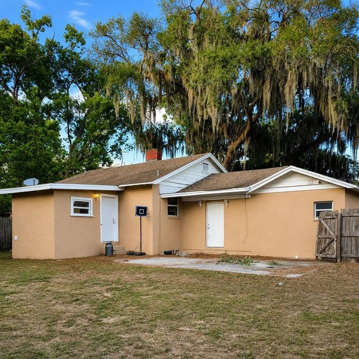 For Rent: $1,400 (1 beds, 1 baths, 1401 Square Feet)