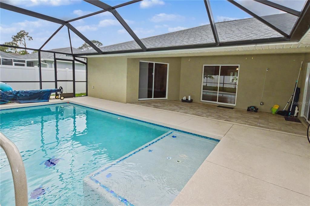 En Venta: $460,000 (4 camas, 2 baños, 2235 Pies cuadrados)