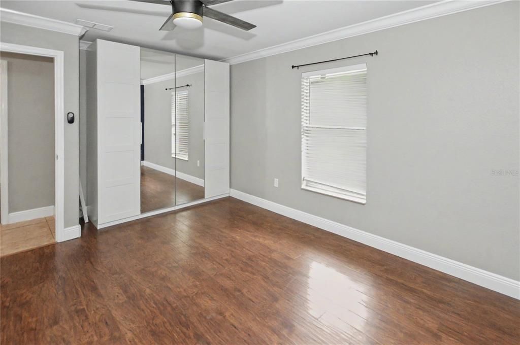 En Venta: $460,000 (4 camas, 2 baños, 2235 Pies cuadrados)
