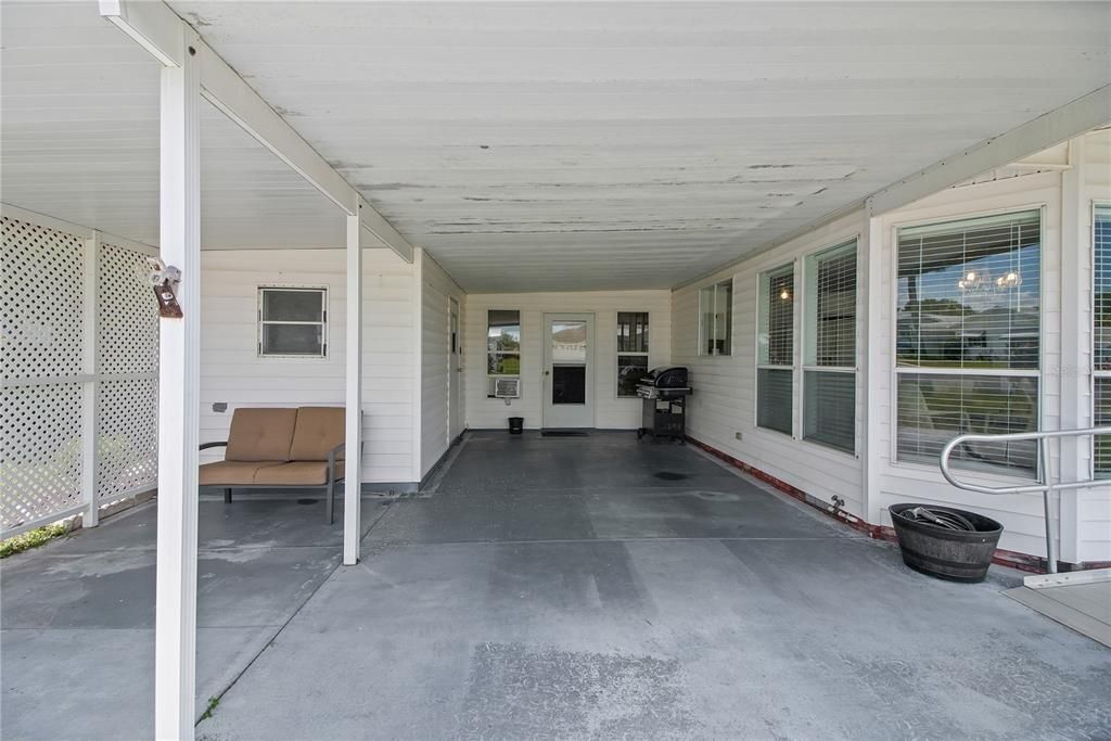 For Sale: $229,999 (2 beds, 2 baths, 1300 Square Feet)