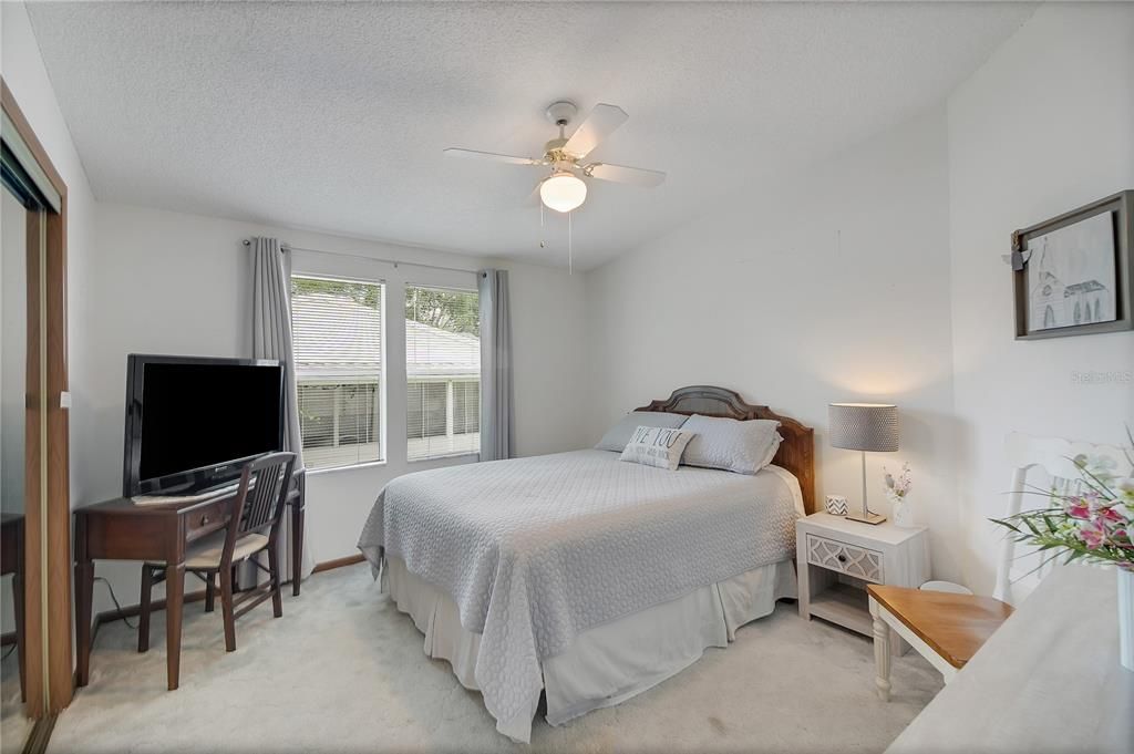 For Sale: $229,999 (2 beds, 2 baths, 1300 Square Feet)