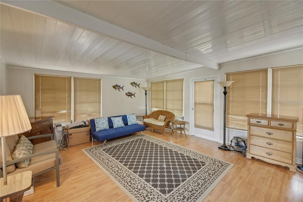 For Sale: $229,999 (2 beds, 2 baths, 1300 Square Feet)