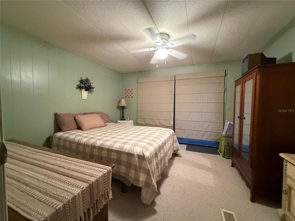 For Sale: $89,900 (2 beds, 2 baths, 1320 Square Feet)