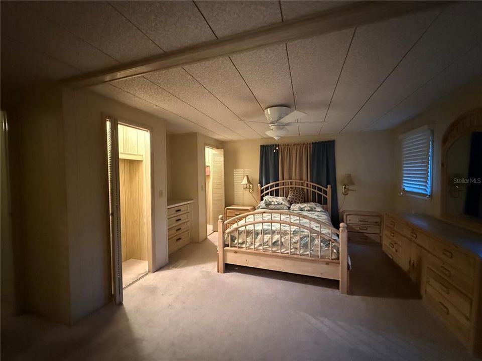 For Sale: $89,900 (2 beds, 2 baths, 1320 Square Feet)