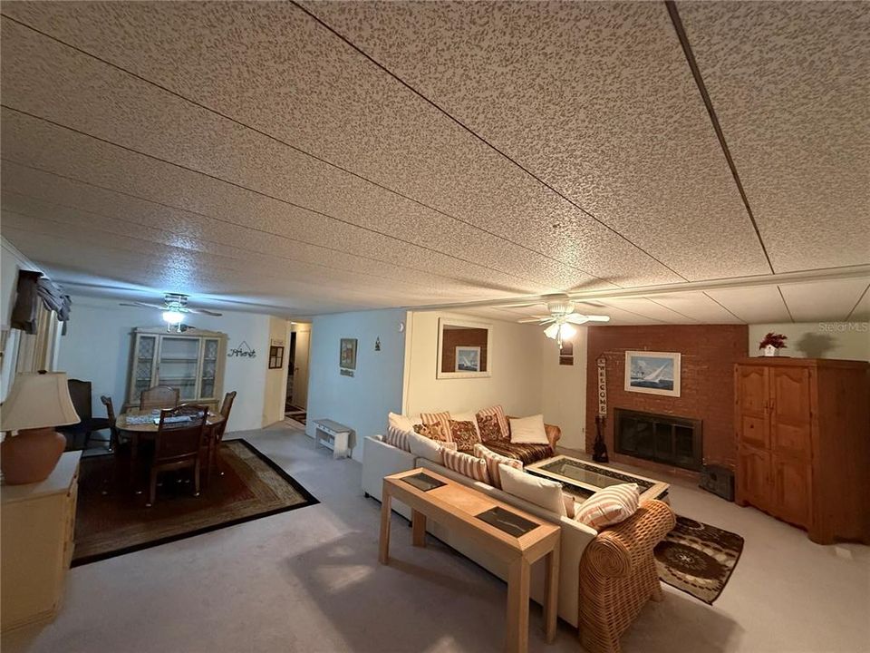 For Sale: $89,900 (2 beds, 2 baths, 1320 Square Feet)