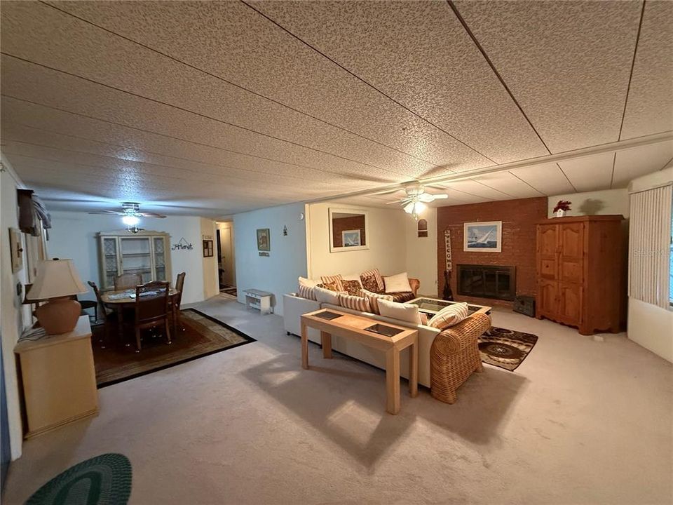 For Sale: $89,900 (2 beds, 2 baths, 1320 Square Feet)