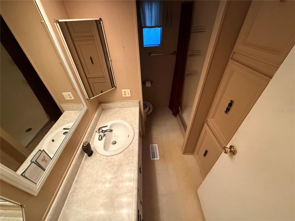For Sale: $89,900 (2 beds, 2 baths, 1320 Square Feet)
