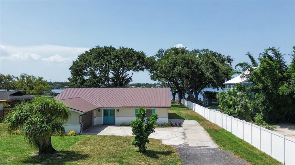En Venta: $1,550,000 (4 camas, 3 baños, 2700 Pies cuadrados)