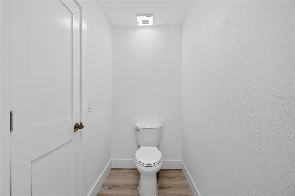 En Venta: $1,550,000 (4 camas, 3 baños, 2700 Pies cuadrados)