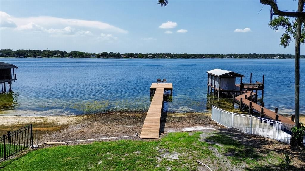 En Venta: $1,550,000 (4 camas, 3 baños, 2700 Pies cuadrados)