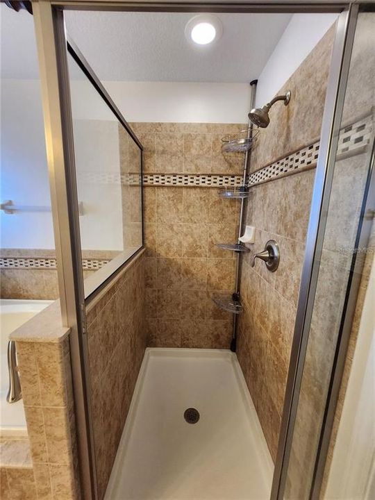 En Renta: $2,625 (4 camas, 3 baños, 1903 Pies cuadrados)