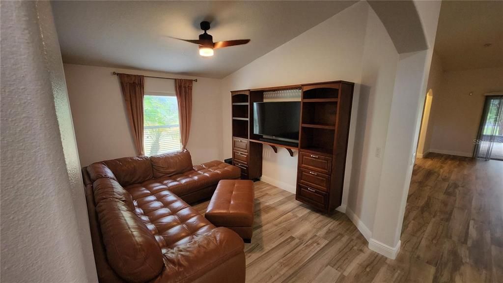 En Renta: $2,625 (4 camas, 3 baños, 1903 Pies cuadrados)