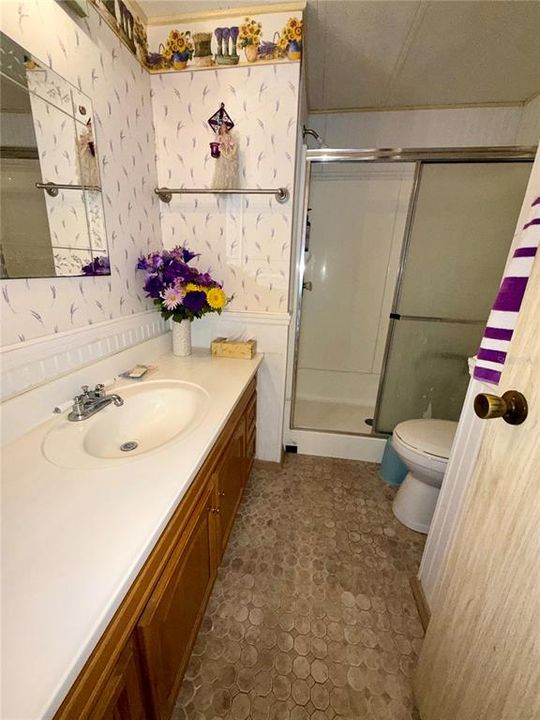 For Sale: $99,900 (2 beds, 2 baths, 1186 Square Feet)