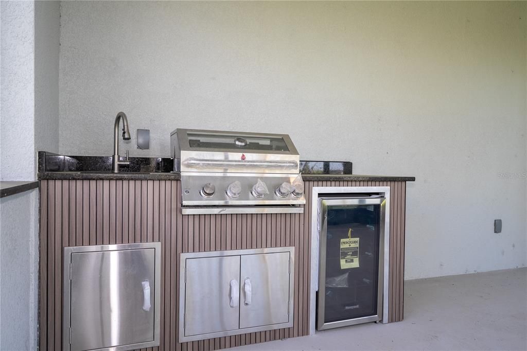 На продажу: $599,900 (4 спален, 4 ванн, 2724 Квадратных фут)