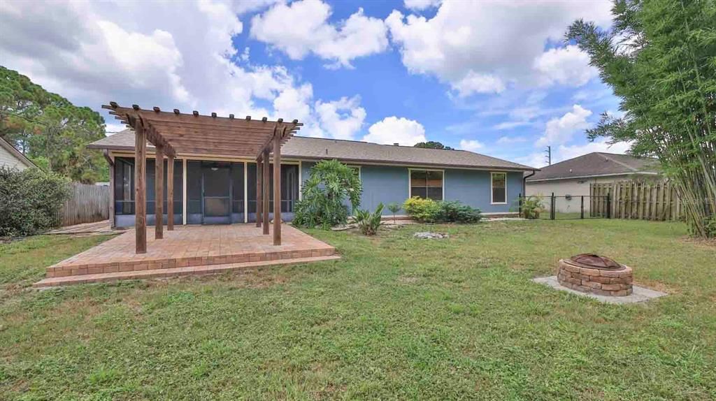 En Venta: $319,000 (3 camas, 2 baños, 1200 Pies cuadrados)