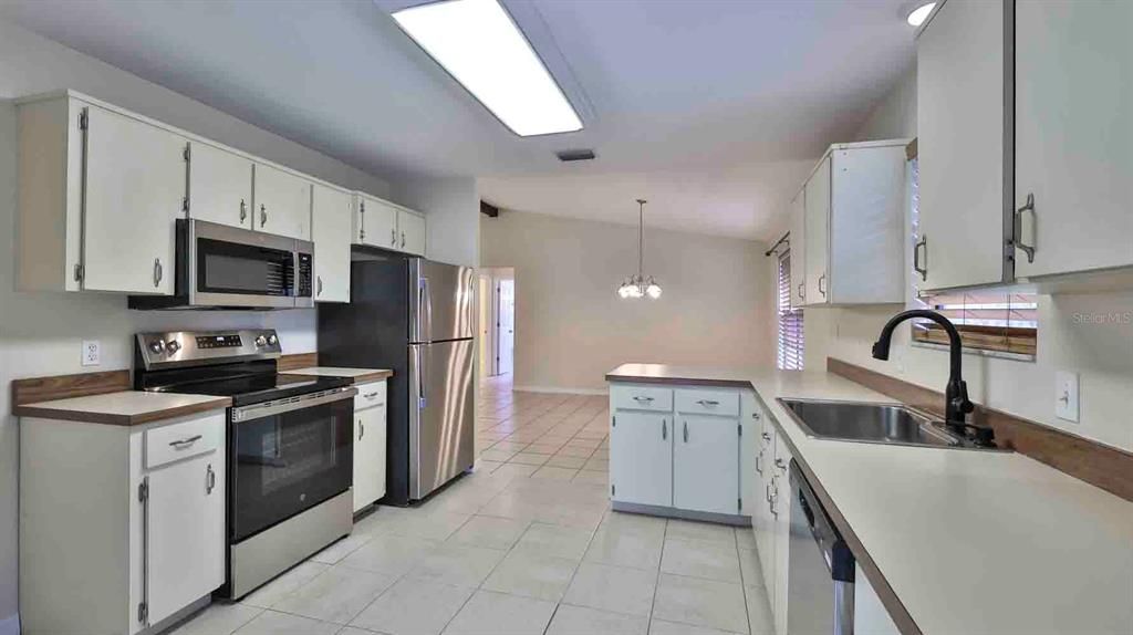 En Venta: $319,000 (3 camas, 2 baños, 1200 Pies cuadrados)