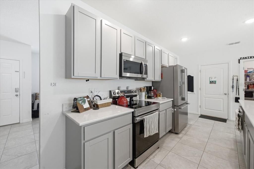 En Venta: $369,900 (4 camas, 2 baños, 2039 Pies cuadrados)