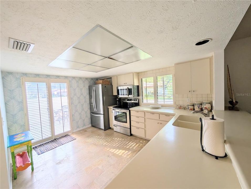 For Sale: $349,555 (3 beds, 2 baths, 1847 Square Feet)