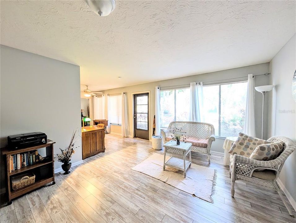 For Sale: $349,555 (3 beds, 2 baths, 1847 Square Feet)