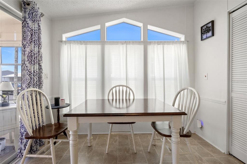 En Venta: $225,000 (2 camas, 2 baños, 1296 Pies cuadrados)