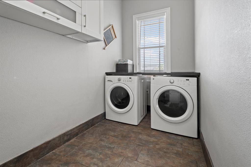 En Venta: $1,330,000 (4 camas, 3 baños, 4558 Pies cuadrados)