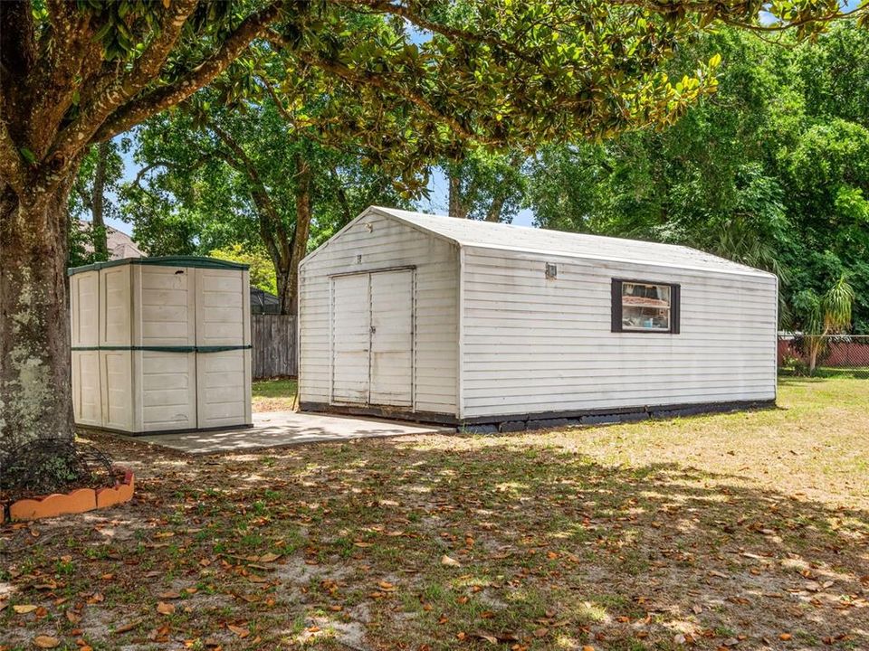 For Sale: $895,000 (6 beds, 4 baths, 4195 Square Feet)