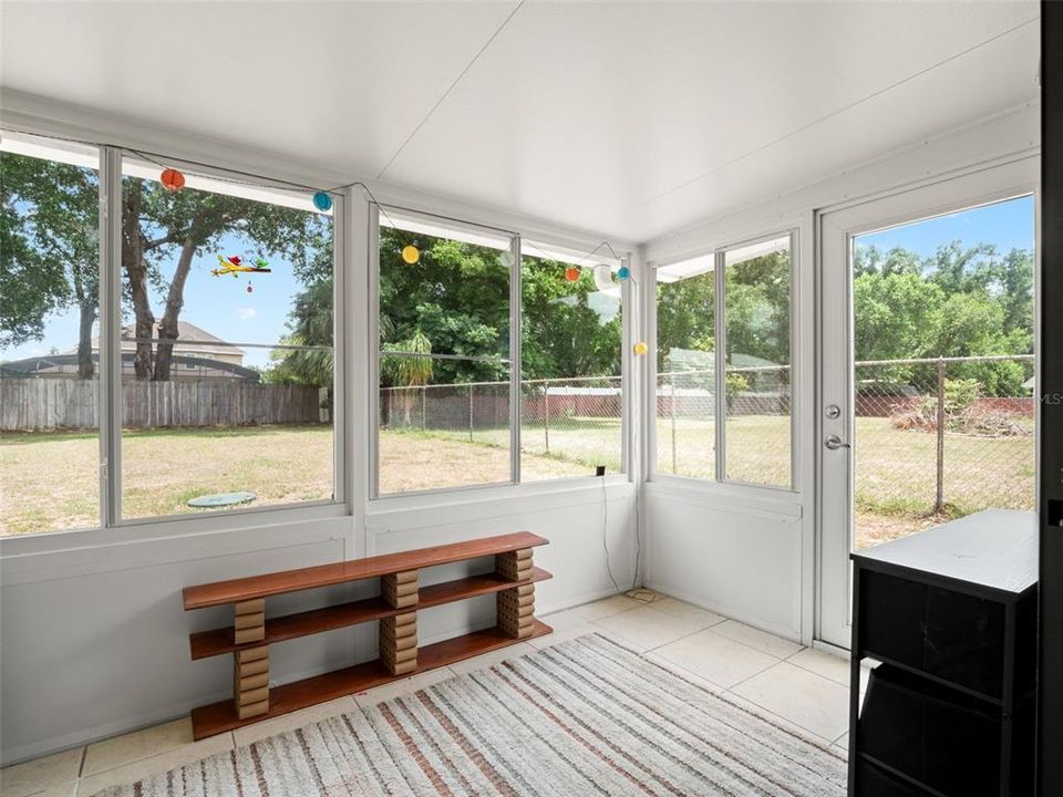 For Sale: $895,000 (6 beds, 4 baths, 4195 Square Feet)