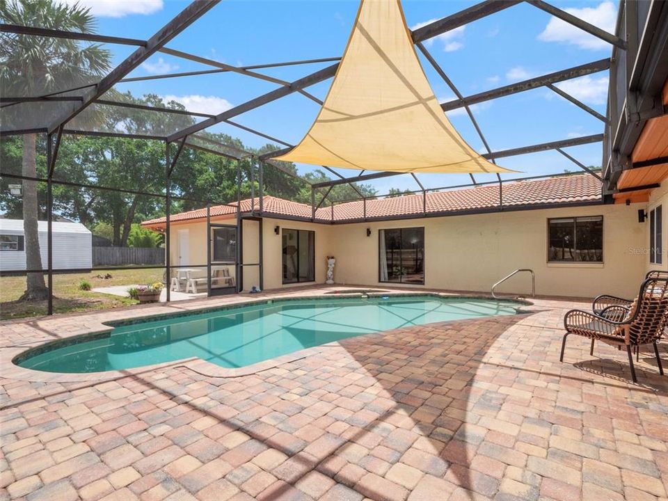 For Sale: $895,000 (6 beds, 4 baths, 4195 Square Feet)