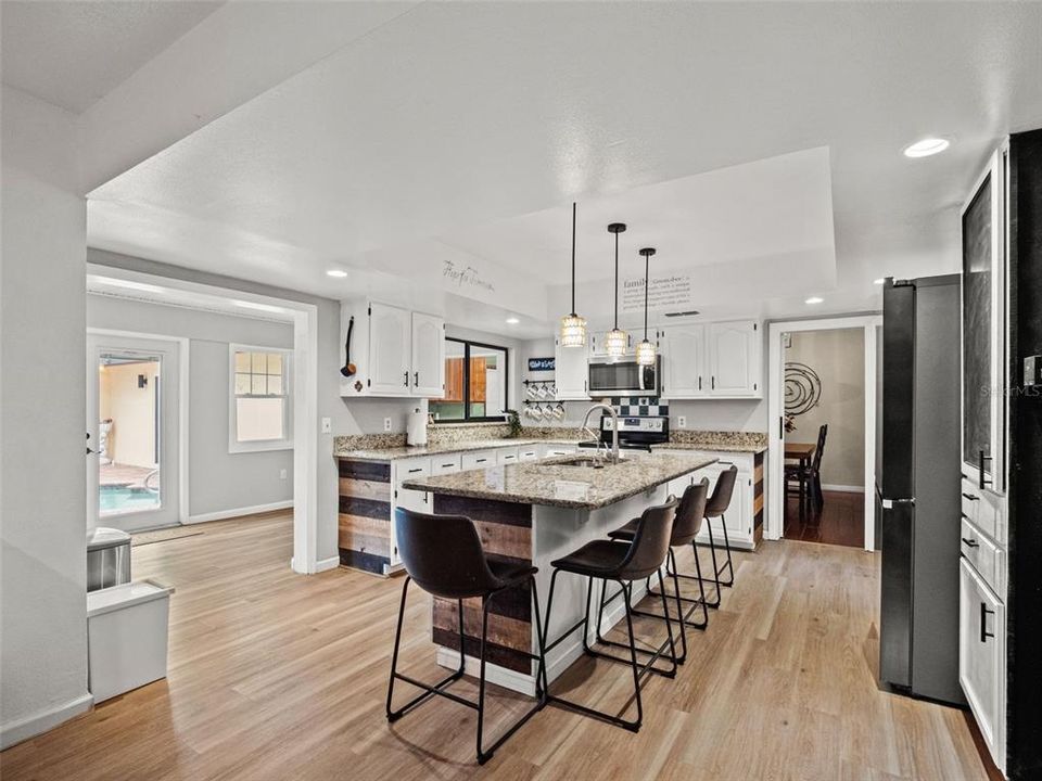 For Sale: $895,000 (6 beds, 4 baths, 4195 Square Feet)