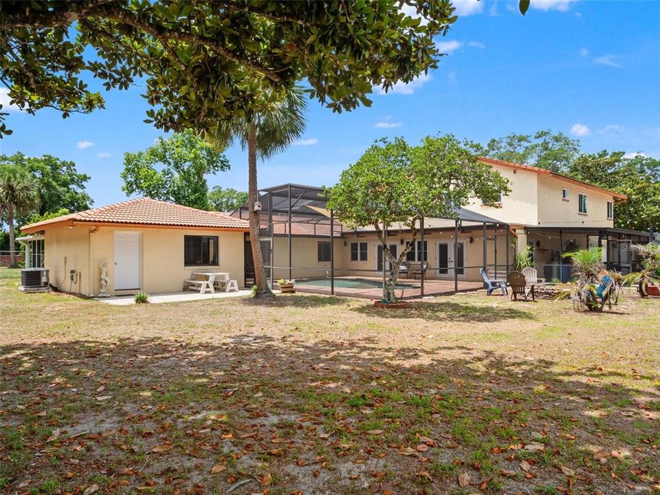 For Sale: $895,000 (6 beds, 4 baths, 4195 Square Feet)