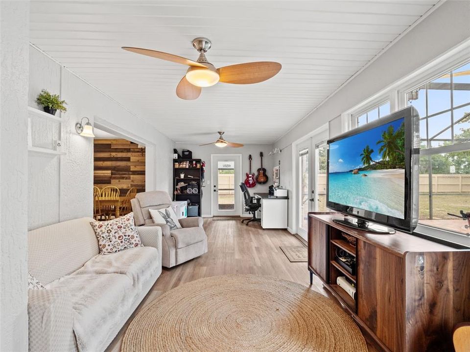 For Sale: $895,000 (6 beds, 4 baths, 4195 Square Feet)