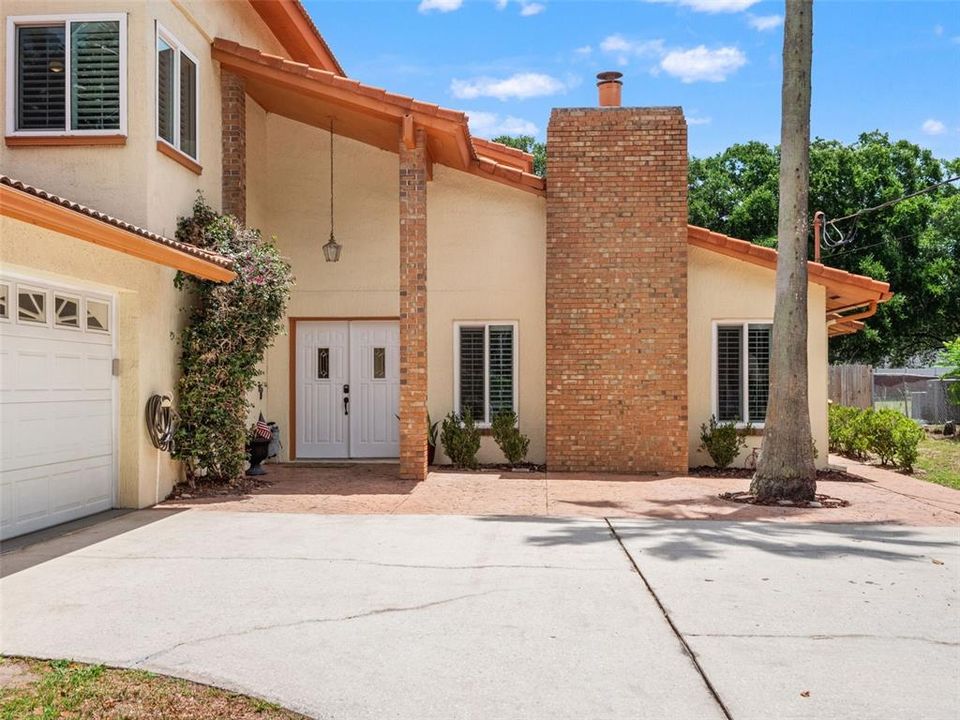 For Sale: $895,000 (6 beds, 4 baths, 4195 Square Feet)