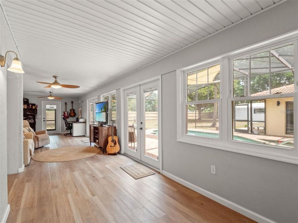 For Sale: $895,000 (6 beds, 4 baths, 4195 Square Feet)