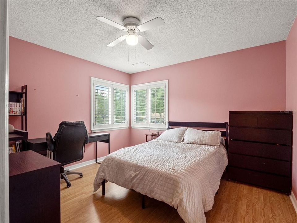 For Sale: $895,000 (6 beds, 4 baths, 4195 Square Feet)