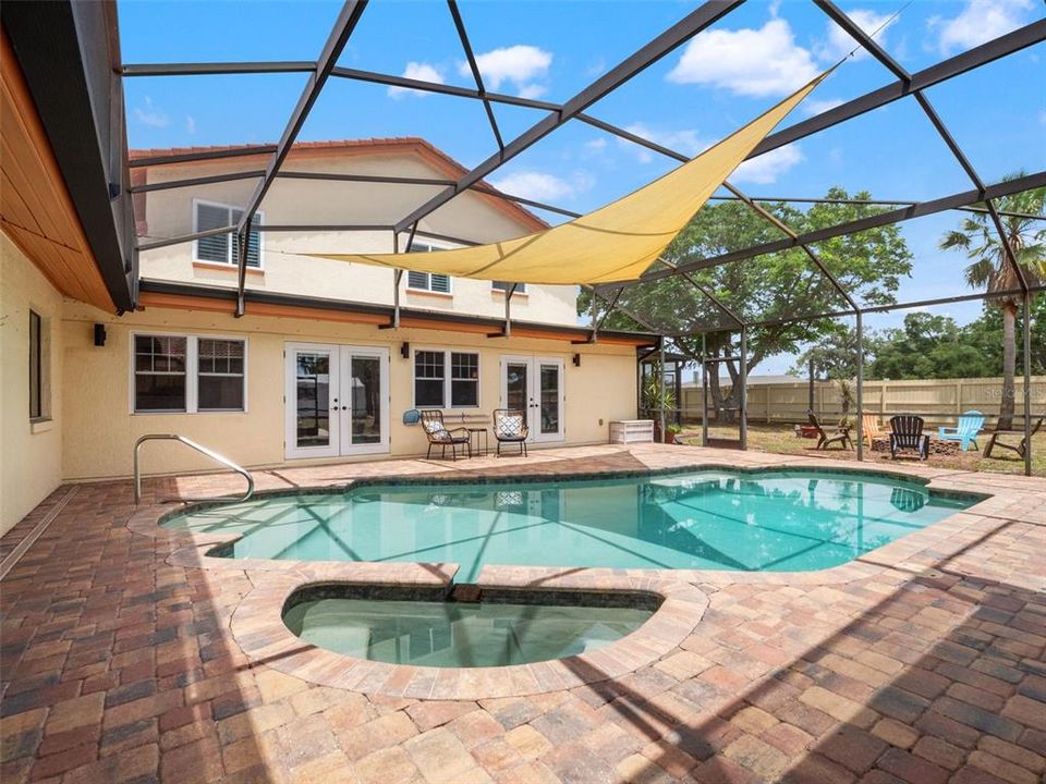 For Sale: $895,000 (6 beds, 4 baths, 4195 Square Feet)
