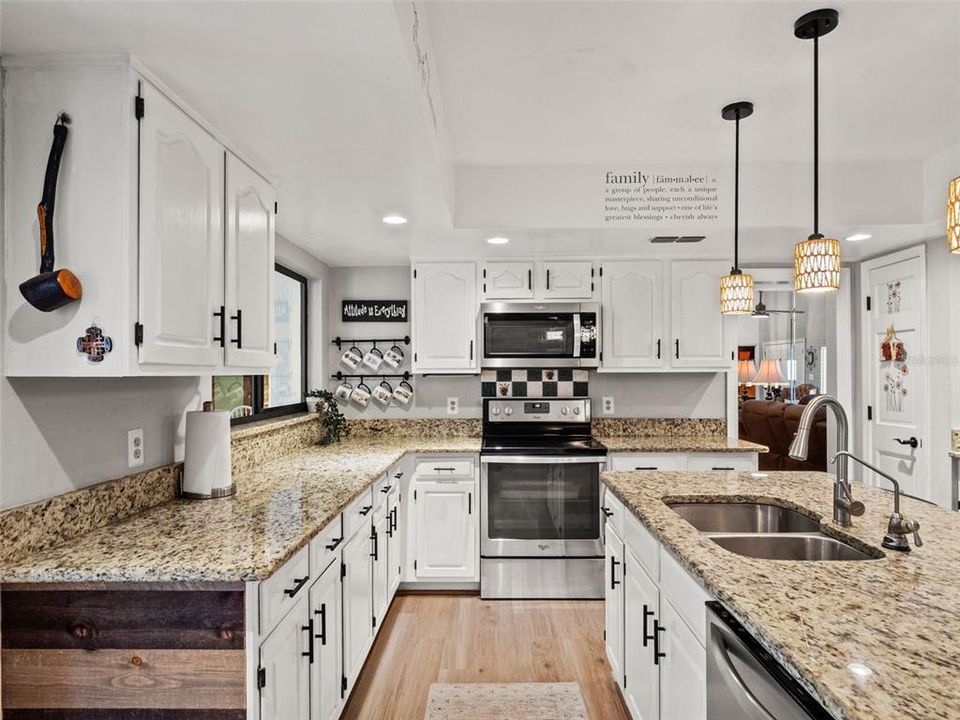 For Sale: $895,000 (6 beds, 4 baths, 4195 Square Feet)