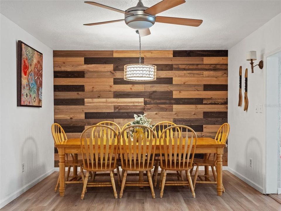 For Sale: $895,000 (6 beds, 4 baths, 4195 Square Feet)