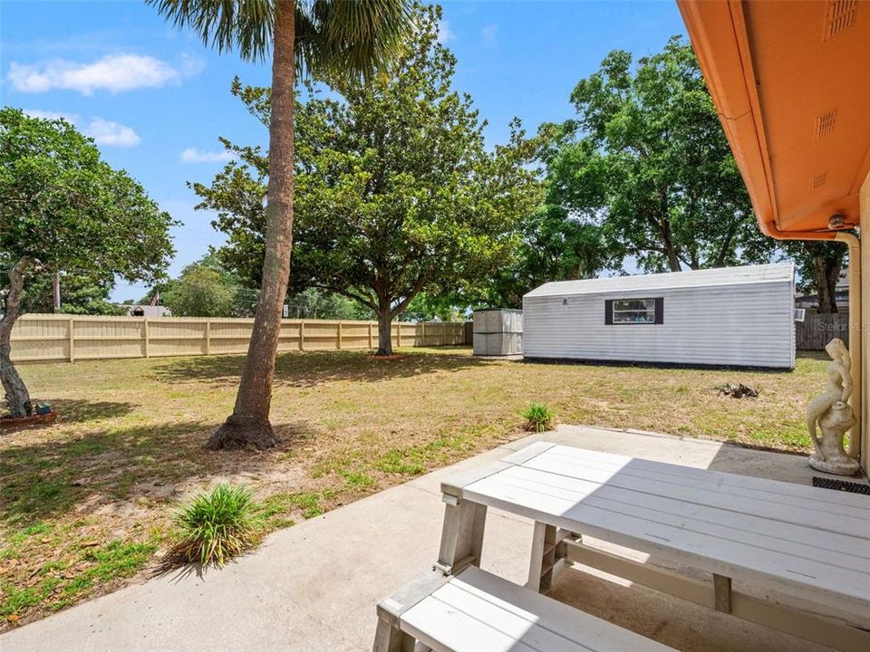 For Sale: $895,000 (6 beds, 4 baths, 4195 Square Feet)