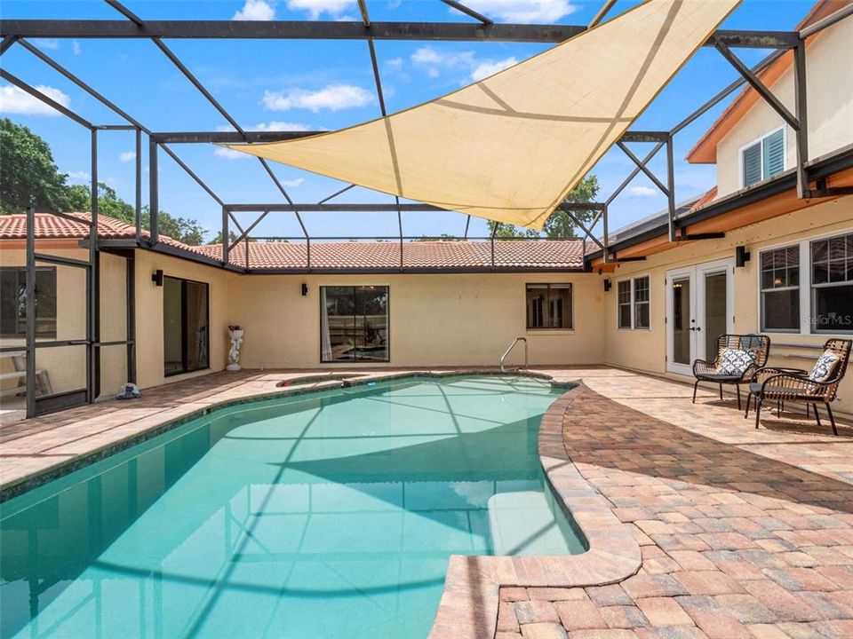 For Sale: $895,000 (6 beds, 4 baths, 4195 Square Feet)