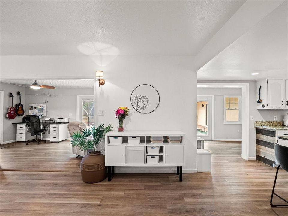 For Sale: $895,000 (6 beds, 4 baths, 4195 Square Feet)