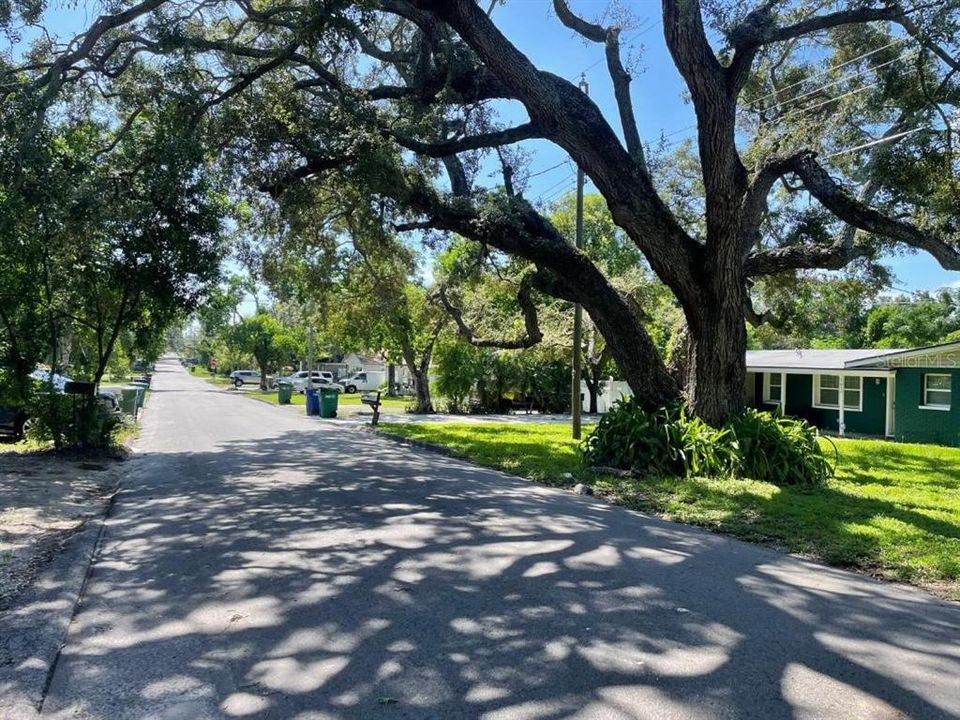 For Sale: $229,900 (2 beds, 1 baths, 656 Square Feet)