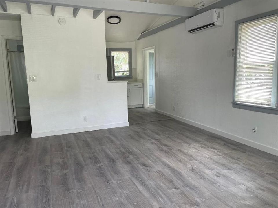 For Sale: $229,900 (2 beds, 1 baths, 656 Square Feet)
