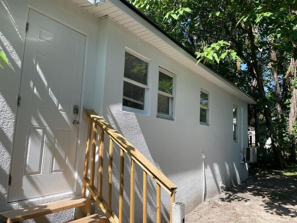 For Sale: $229,900 (2 beds, 1 baths, 656 Square Feet)