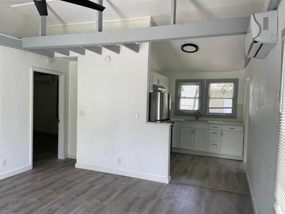 For Sale: $229,900 (2 beds, 1 baths, 656 Square Feet)