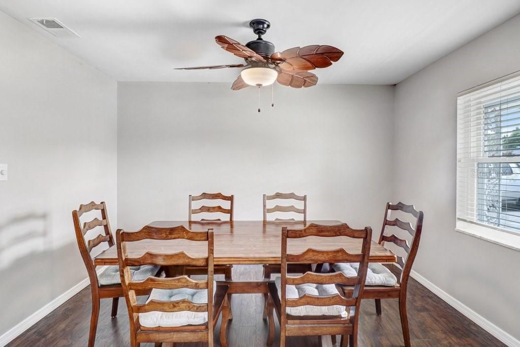 For Sale: $279,900 (3 beds, 2 baths, 1510 Square Feet)
