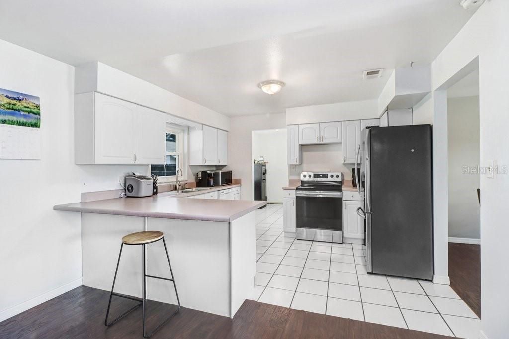 For Sale: $279,900 (3 beds, 2 baths, 1510 Square Feet)