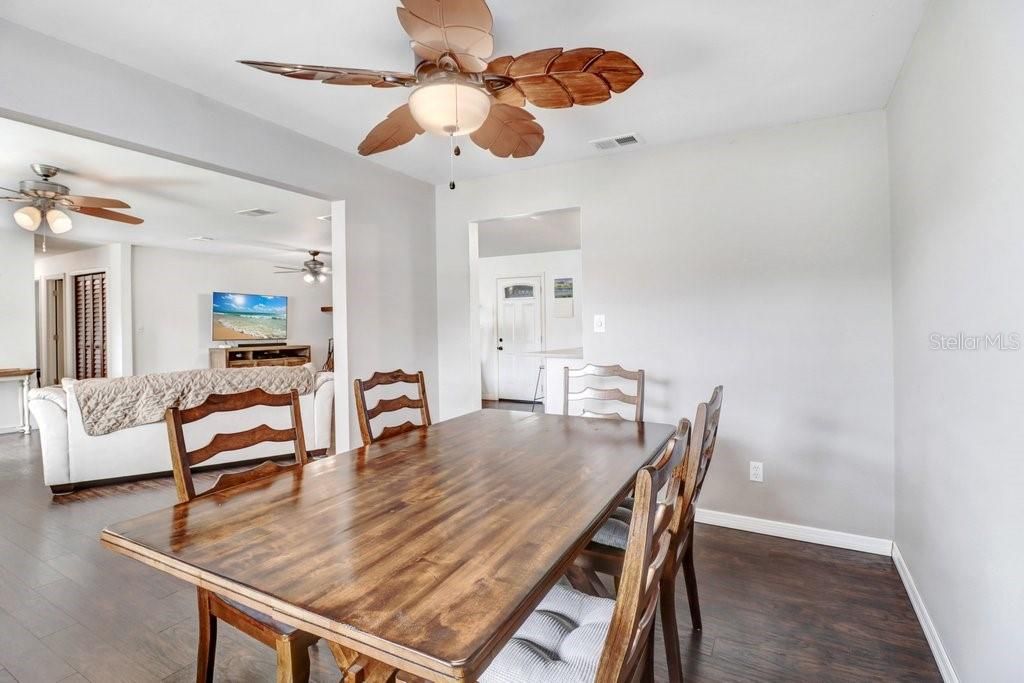 For Sale: $279,900 (3 beds, 2 baths, 1510 Square Feet)