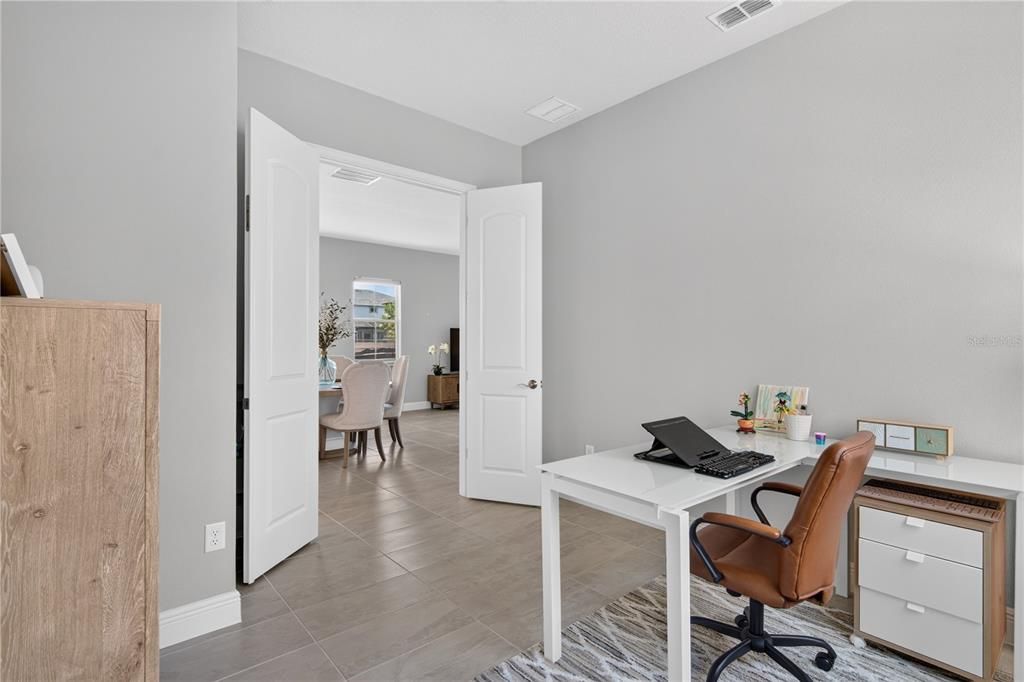 For Sale: $598,000 (4 beds, 3 baths, 2717 Square Feet)